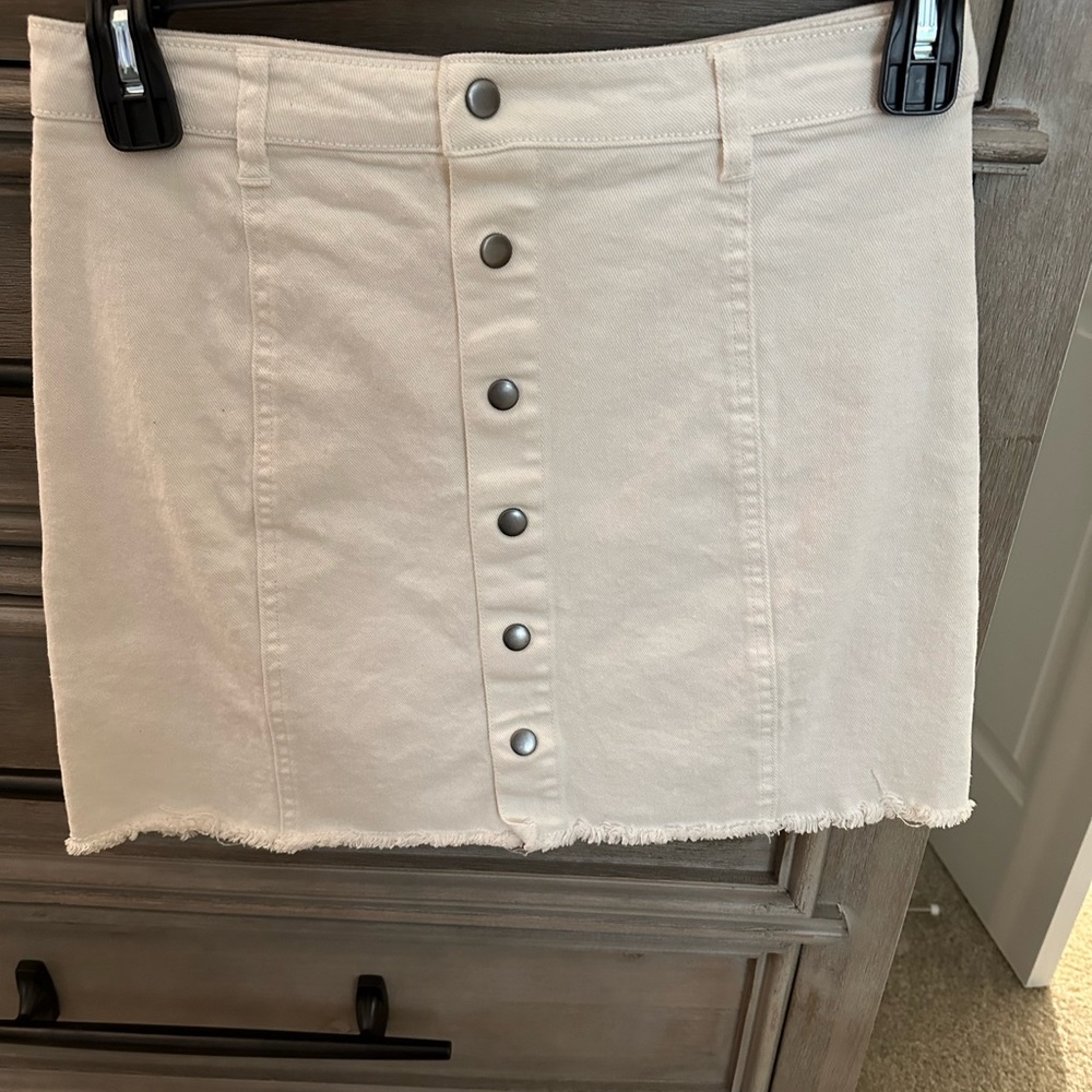 White denim skirt